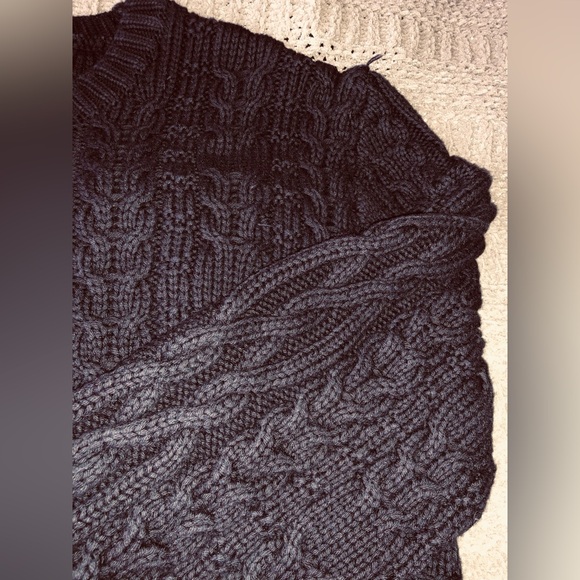 Lands end navy sweater . - Picture 4 of 8